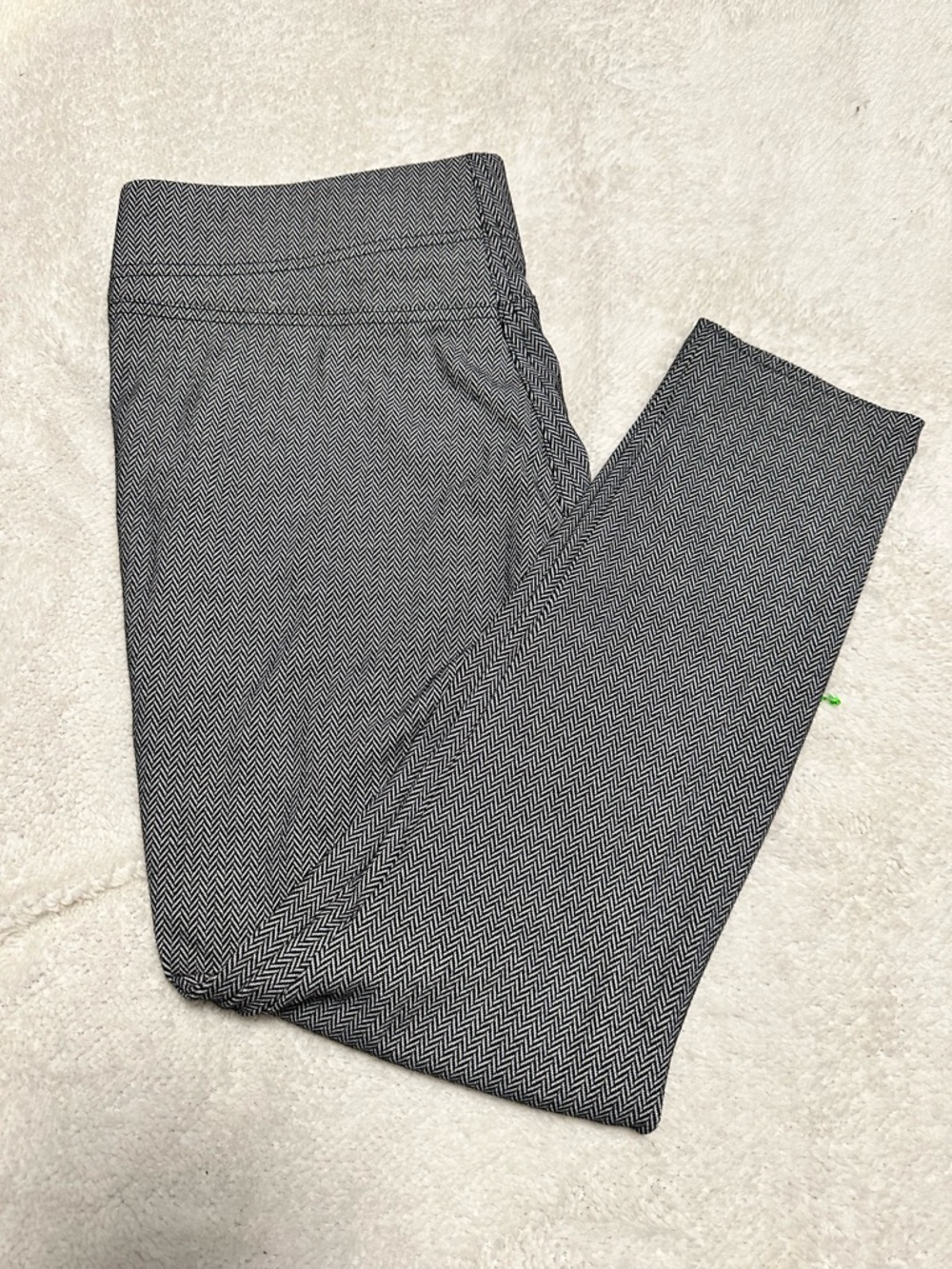 LOFT Black & White Chevron Knit Leggings